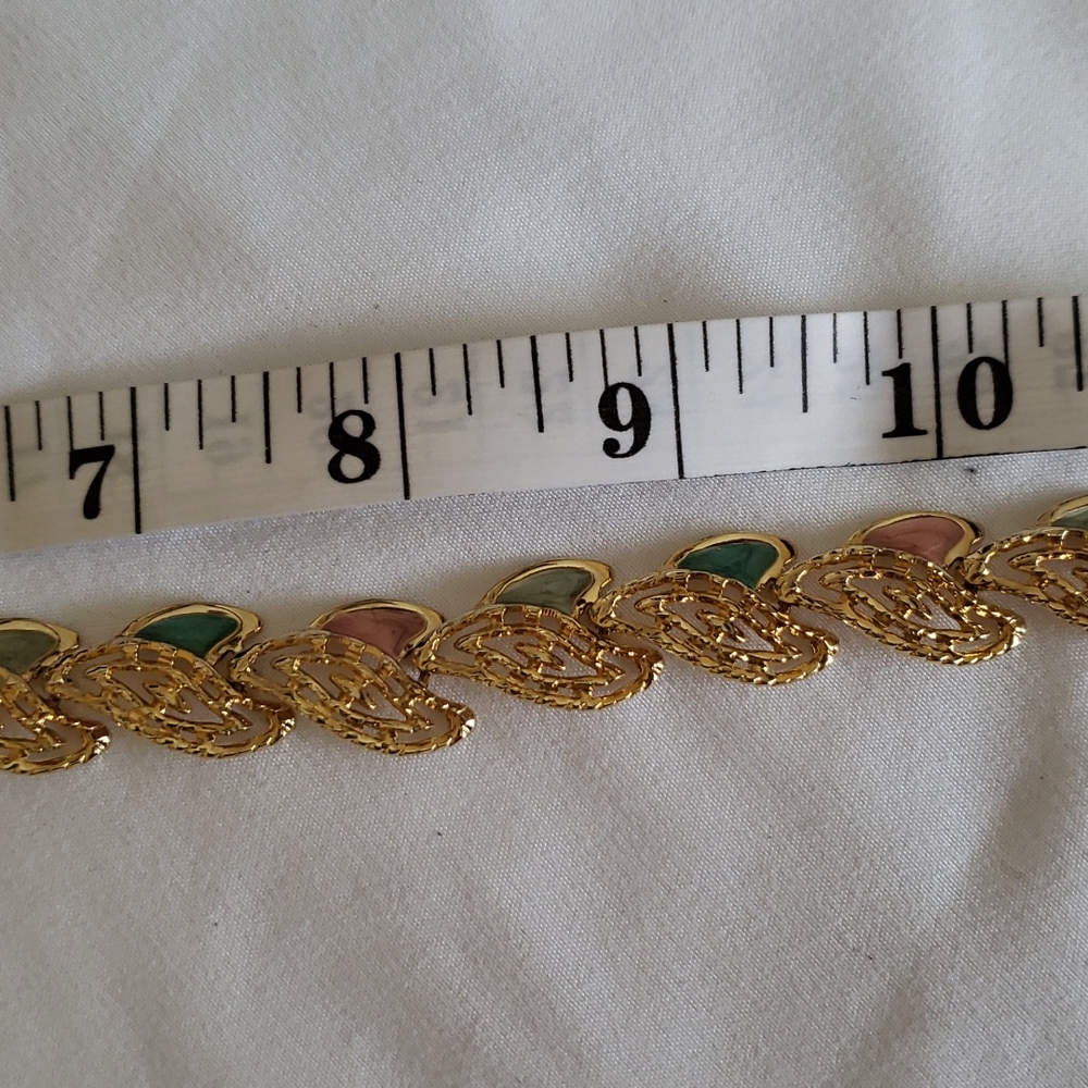 Pretty Vintage Necklace - Picture 7 of 8